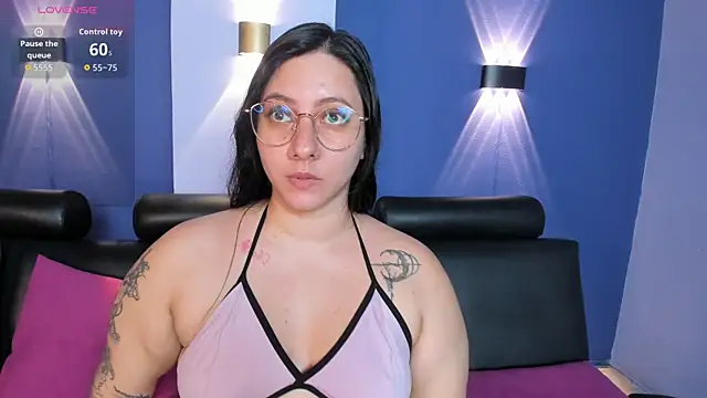 SophieCorrales webcam