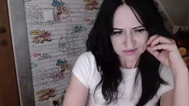 DebraMilf webcam