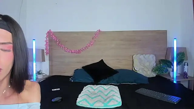 LaraRous live sex cam