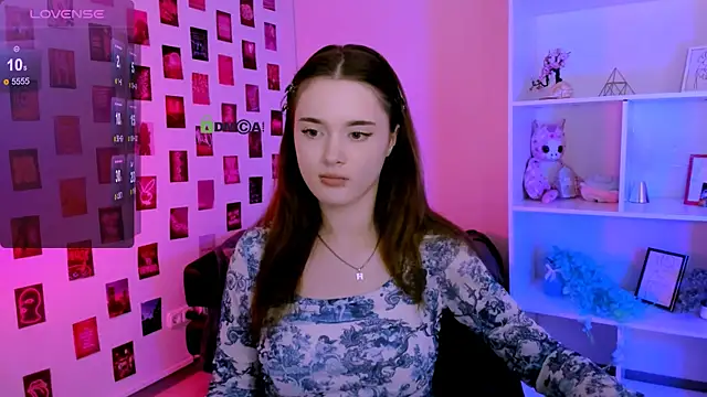 liana_kisses live cam on StripChat
