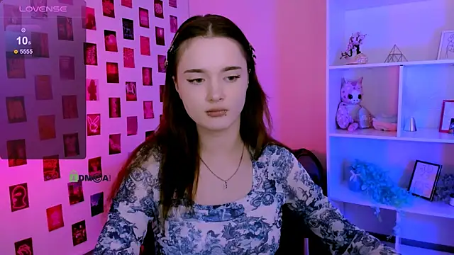 liana_kisses webcam