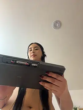 IvonneOwen live cam on StripChat