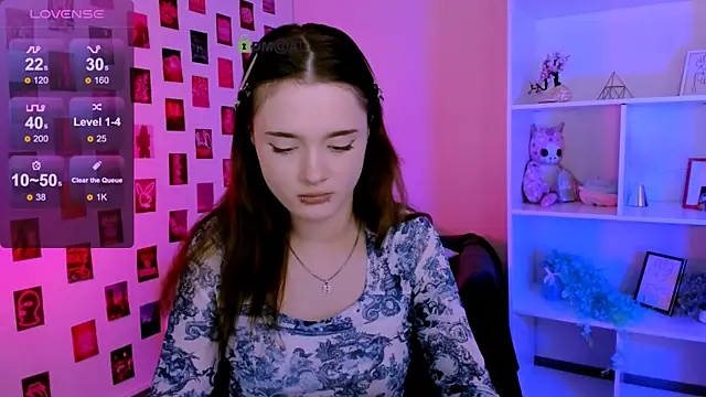 liana_kisses webcam