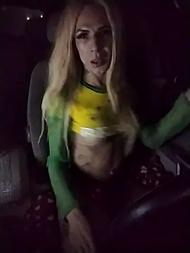 Thifanydotada live cam on StripChat