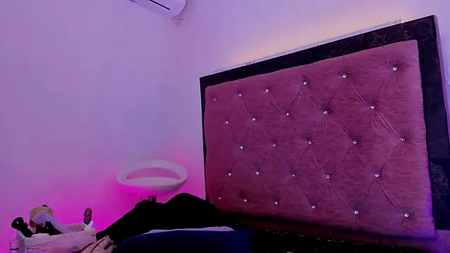 JulianaCarter webcam