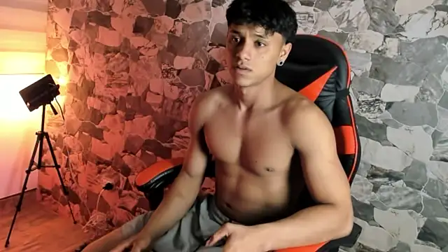 ZYZZ1312 live cam on StripChat