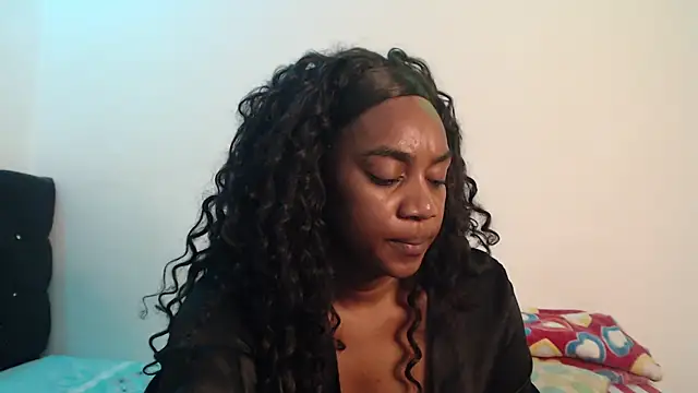 AishaOwens webcam