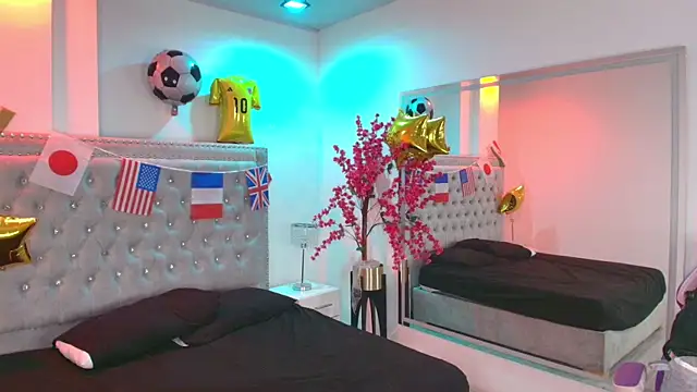 Juliieta_gray webcam