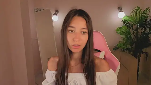 Nicole_Brownie webcam
