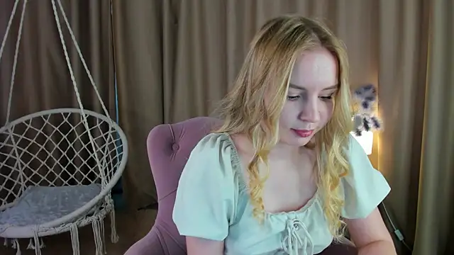 Linda__Bloom webcam
