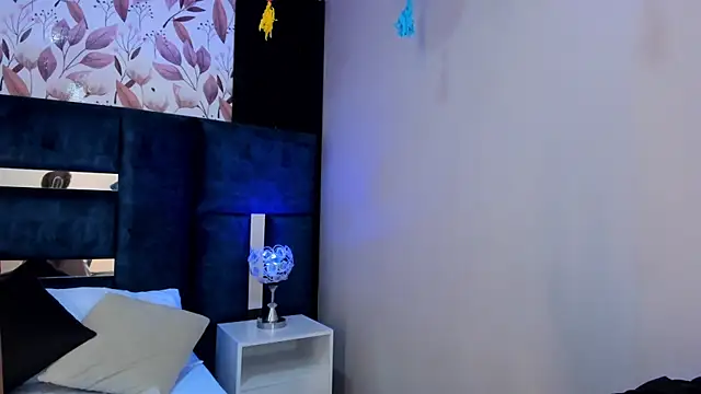 LolaGray__ webcam