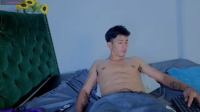Zayn_Moretti live cam on StripChat