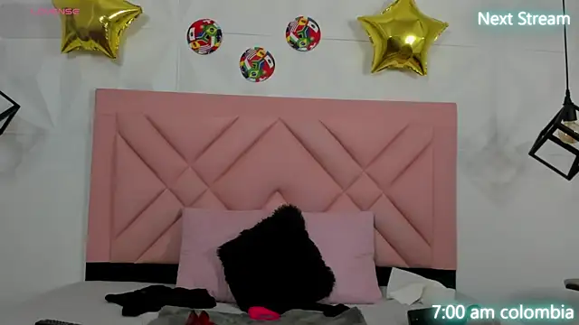 curly_babe webcam