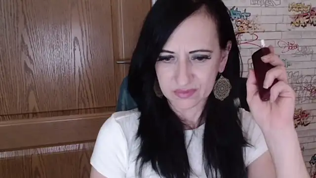DebraMilf webcam