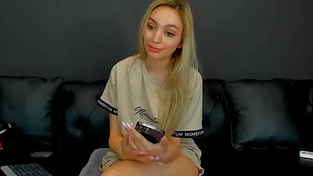 HaleySweet18 webcam