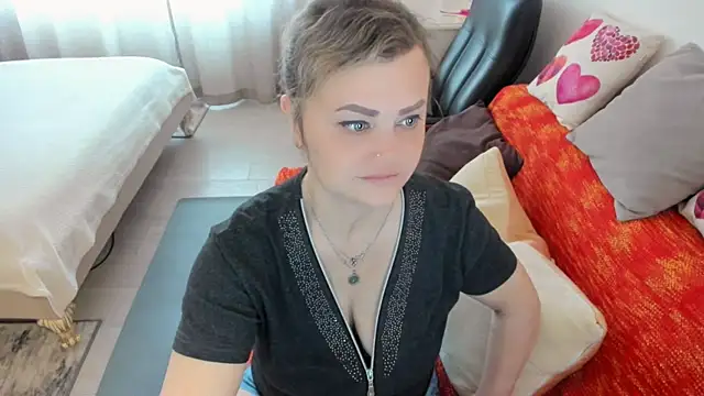 MildMature live cam on StripChat