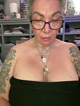 dieseldame1313 webcam