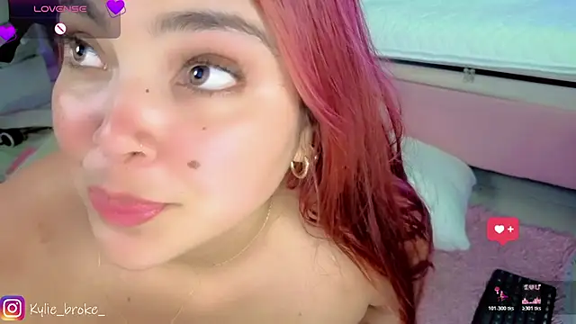 Kylie_brokee webcam