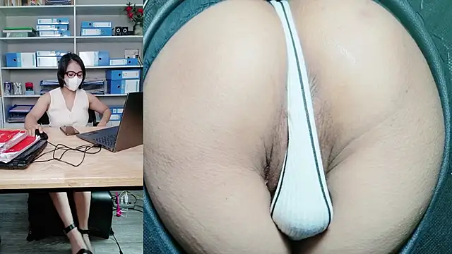 Julie-Rosee webcam