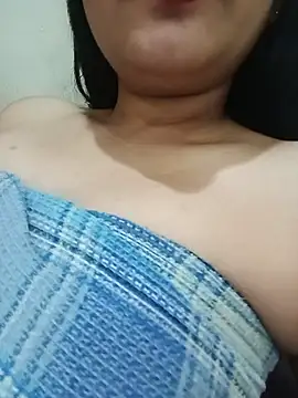 Yours_Manvii webcam