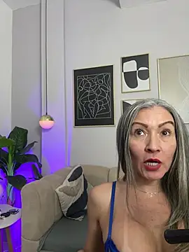 _Nicoletteshea_ webcam