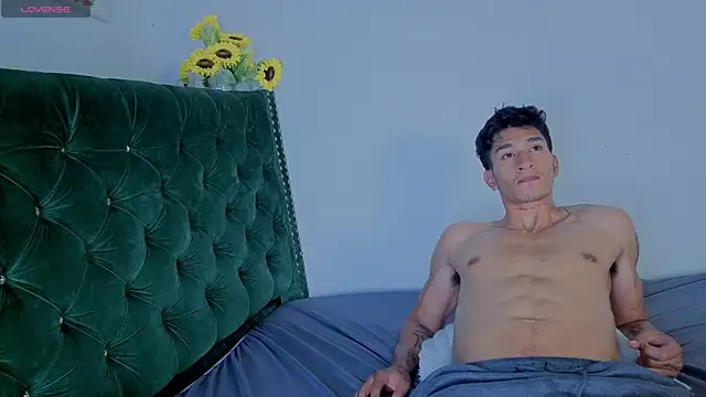 Zayn_Moretti live cam on StripChat