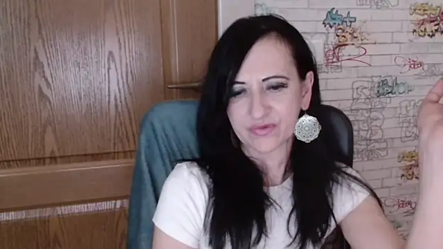 DebraMilf live cam on StripChat