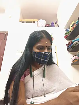 Tamil_Yalini12 live cam on StripChat