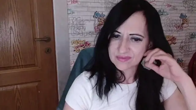 DebraMilf live cam on StripChat