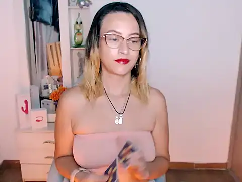 boreal_moon - BOREAL_MOON's free webcam - UK Sex Cams