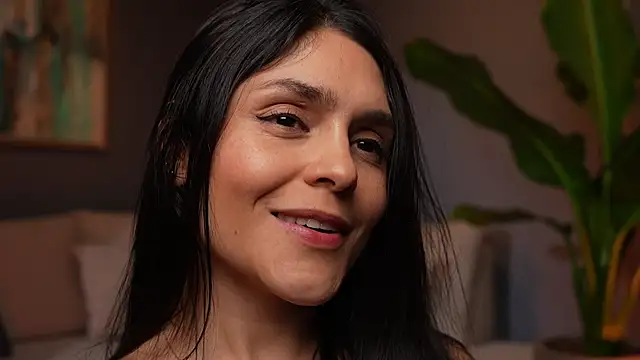 danna-saenz (F young) - Lotion in my boobs