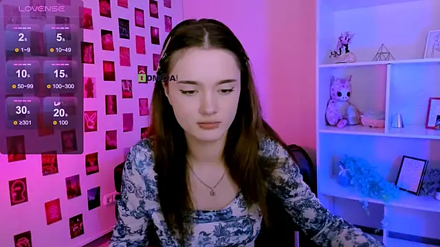 liana_kisses webcam