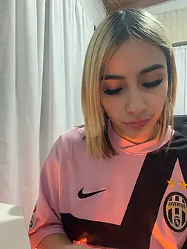 Babylovetierna1 live cam on StripChat