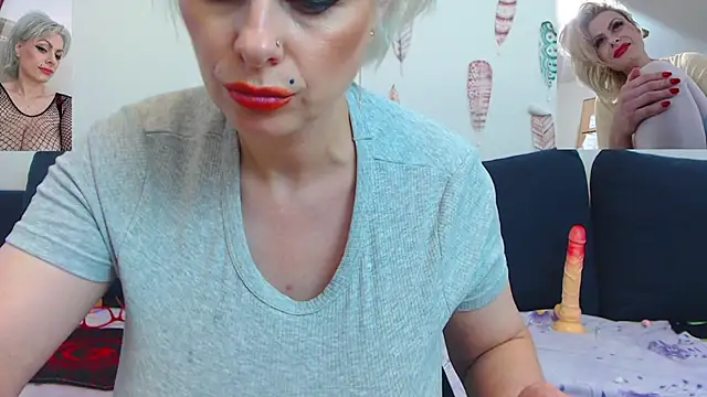 Golden__Girl__WOW__ webcam