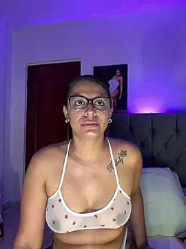 ema_zoe live cam on StripChat