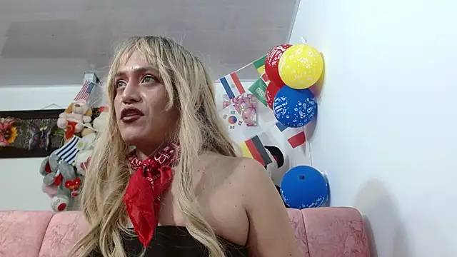 Model: Caticatrina