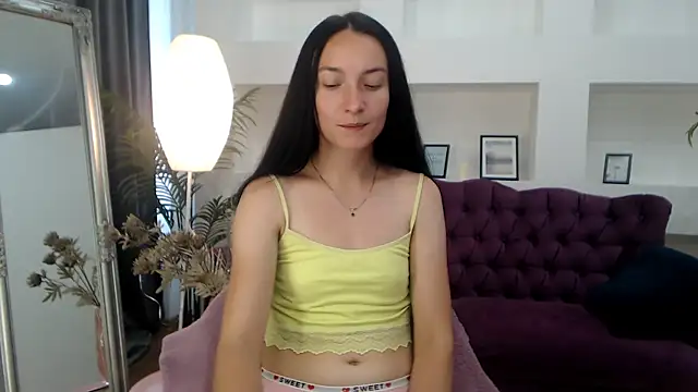 Yr_Shy_Bae webcam