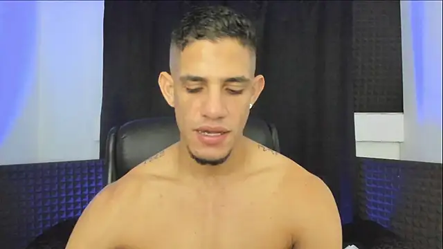 jhonnysnow17 live cam on StripChat
