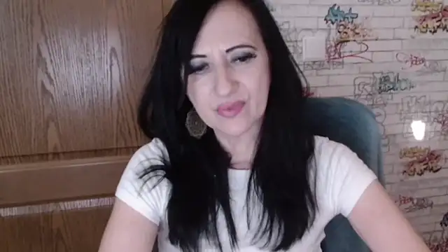 DebraMilf webcam