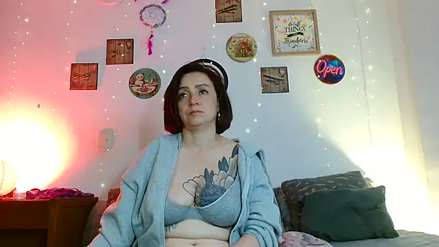 Katicalatinmilf webcam