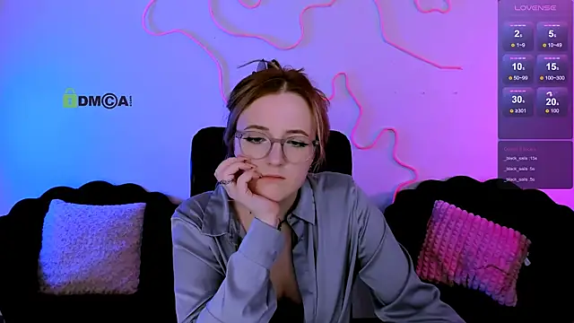 luna_berryy webcam