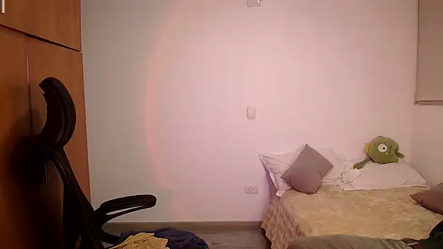 abbyyandmaxx live cam on StripChat