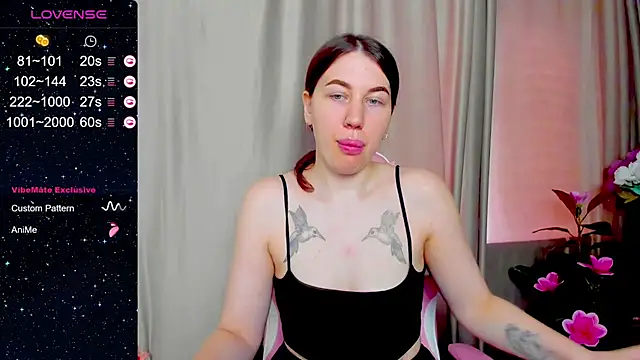 Arya_Curves webcam