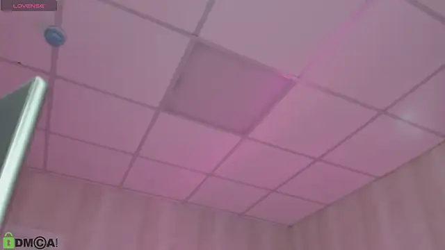 Velvet_Kisss webcam