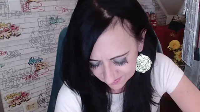 Watch DebraMilf live on EroticFlix - High definition streams