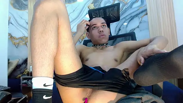 DaviidBuckx_ live cam on StripChat