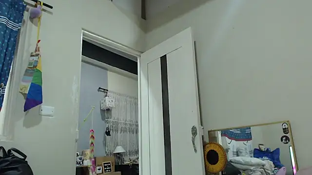 AlinaWoolf_ webcam