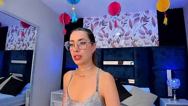 LolaGray__