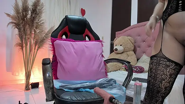 Sophia_hot_lover webcam