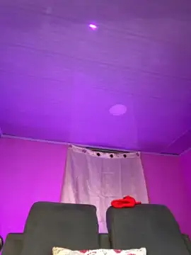 LunaaRosse webcam